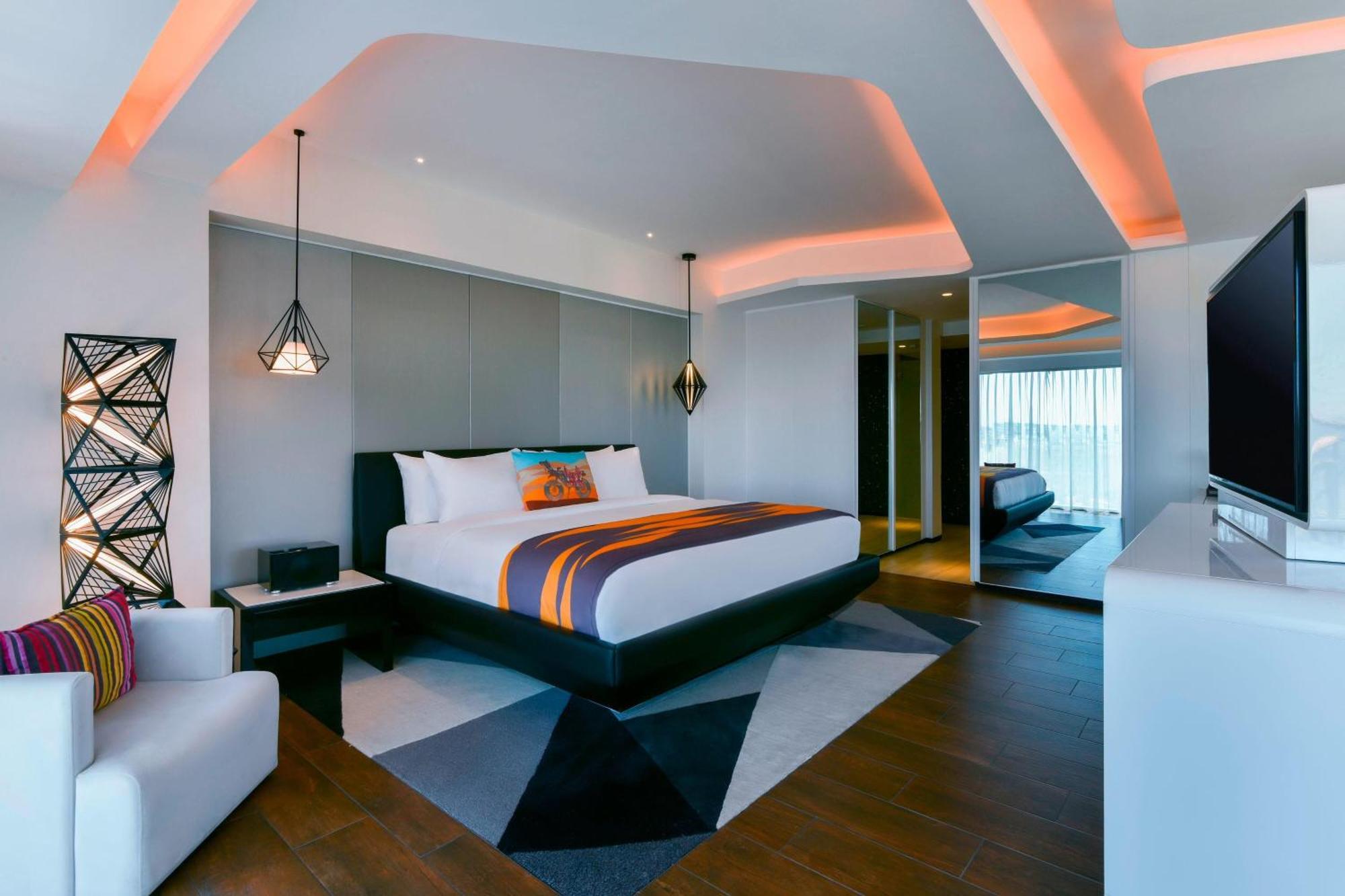 Hotel W